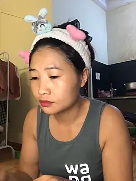 Snapshot of LiLy-0477 chatting on 10-19-25, 04:07 LiLy-0477 online show from 10-19-25, 04:07