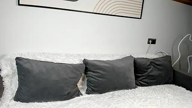 KarlyFees online show from 03-04-26, 08:09