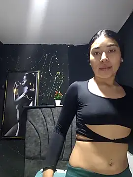 Snapshot of AmberGold- chatting on 09-18-25, 09:55 AmberGold- online show from 09-18-25, 09:55