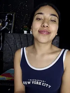 Snapshot of AmberGold- chatting on 09-21-25, 09:22 AmberGold- online show from 09-21-25, 09:22