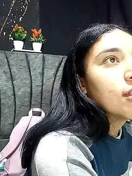 Snapshot of AmberGold- chatting on 09-26-25, 09:13 AmberGold- online show from 09-26-25, 09:13
