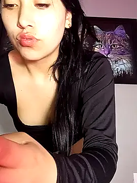 Snapshot of AmberGold- chatting on 10-19-25, 08:59 AmberGold- online show from 10-19-25, 08:59