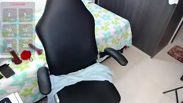 Snapshot of aynarakiss chatting on 10-01-25, 03:07 aynarakiss online show from 10-01-25, 03:07