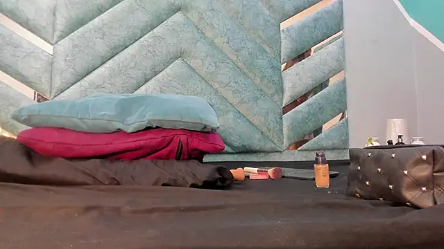 AngelineJolie online show from 10-09-25, 07:01