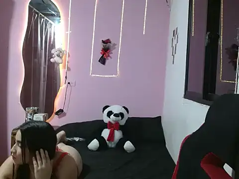 Snapshot of ScarlethG chatting on 09-25-25, 04:05 ScarlethG online show from 09-25-25, 04:05