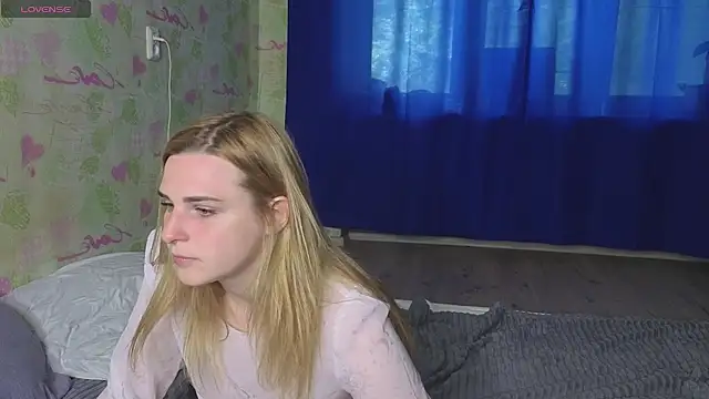 HelenMartines online show from 06-15-26, 11:01