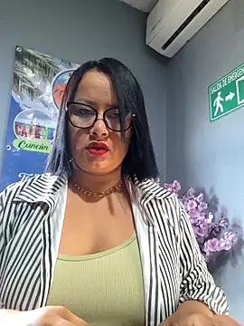 Snapshot of Milagros-hot chatting on 10-14-25, 02:07 Milagros-hot online show from 10-14-25, 02:07