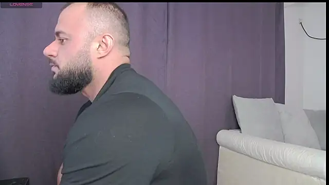 Snapshot of RickyMiami1 chatting on 10-05-25, 01:31 RickyMiami1 online show from 10-05-25, 01:31