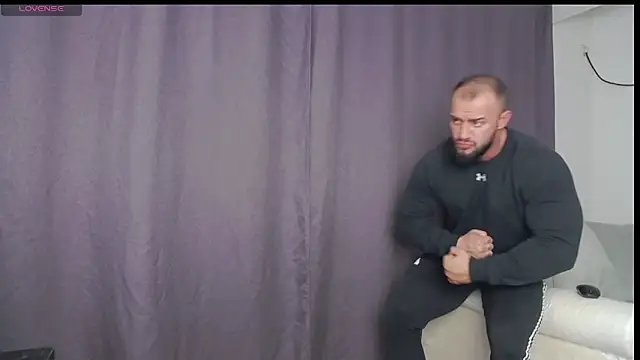 Snapshot of RickyMiami1 chatting on 10-14-25, 08:42 RickyMiami1 online show from 10-14-25, 08:42