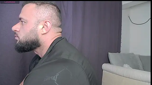 Snapshot of RickyMiami1 chatting on 04-28-26, 06:24 RickyMiami1 online show from 04-28-26, 06:24