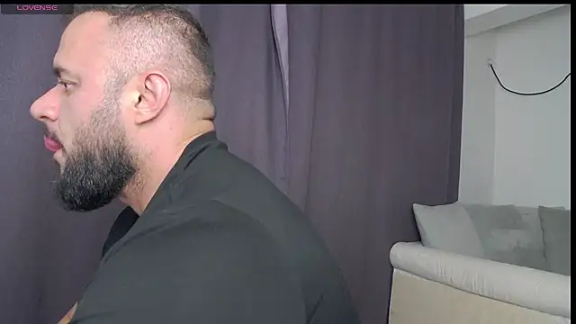 Snapshot of RickyMiami1 chatting on 06-03-26, 05:40 RickyMiami1 online show from 06-03-26, 05:40