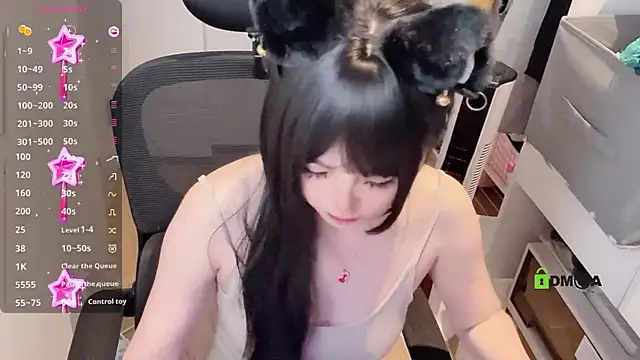 Snapshot of Zora_888 chatting on 09-18-25, 05:04 Zora 888 online show from 09-18-25, 05:04