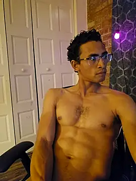 Snapshot of MuayTigerKing chatting on 01-15-26, 03:22 MuayTigerKing online show from 01-15-26, 03:22