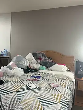 CinnaCakesss online show from 10-13-25, 10:26