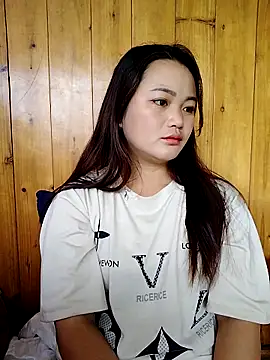 Snapshot of lusy-000 chatting on 10-22-25, 02:56 lusy-000 online show from 10-22-25, 02:56