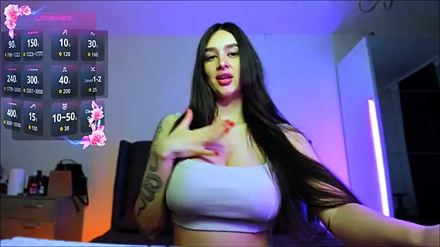 Snapshot of Veronica_Larsson chatting on 09-19-25, 04:18 Veronica Larsson online show from 09-19-25, 04:18