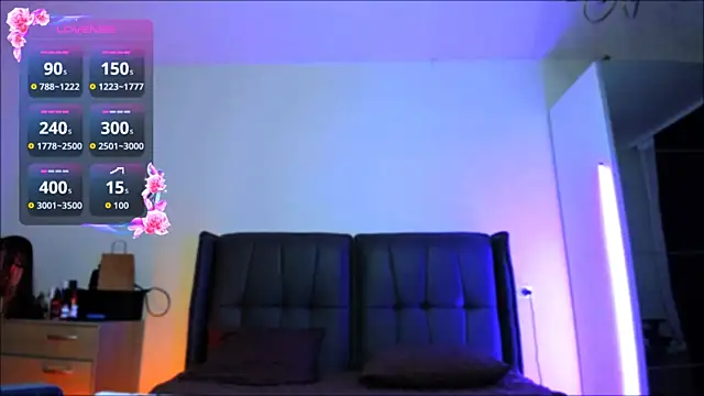 Snapshot of Veronica_Larsson chatting on 09-20-25, 04:52 Veronica Larsson online show from 09-20-25, 04:52