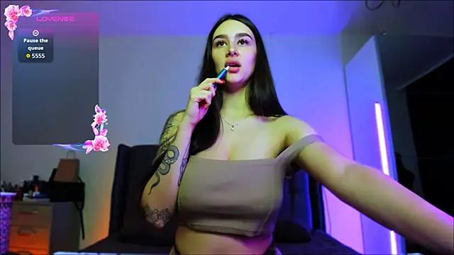 Snapshot of Veronica_Larsson chatting on 09-24-25, 05:16 Veronica Larsson online show from 09-24-25, 05:16