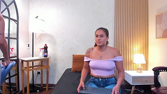 aliceandsia online show from 04-23-26, 07:27