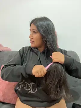 SharaRous online show from 10-20-25, 11:54