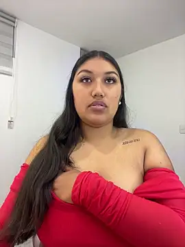 Snapshot of SharaRous chatting on 05-03-26, 10:16 SharaRous online show from 05-03-26, 10:16
