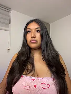 Snapshot of SharaRous chatting on 06-10-26, 12:44 SharaRous online show from 06-10-26, 12:44