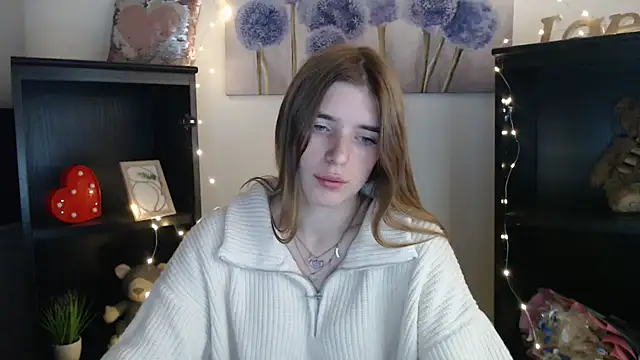 JuiceLips   online show from 10-20-25, 11:54