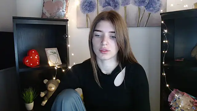 JuiceLips   online show from 10-24-25, 07:16