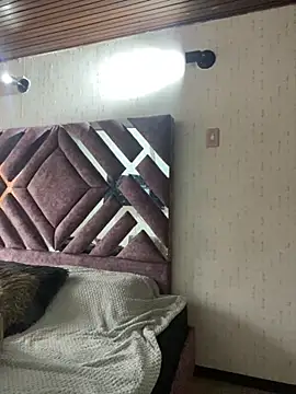 KloePink  online show from 11-14-25, 12:04