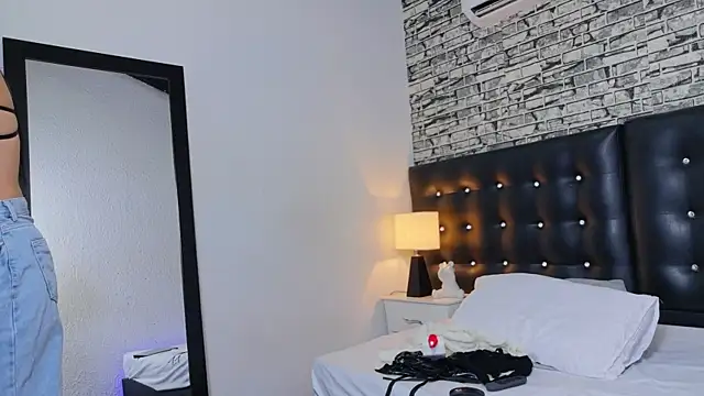 Martina thompson69 online show from 09-11-25, 01:33