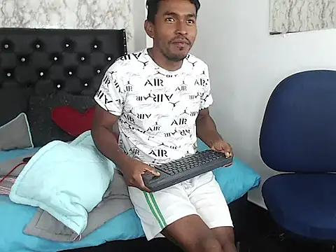 Adam Morgan2 online show from 09-26-25, 07:01