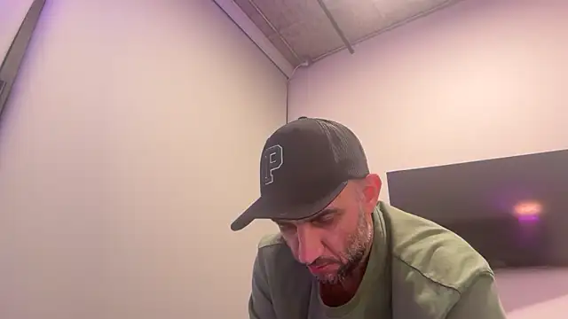 Hothotboyg online show from 03-26-26, 06:30