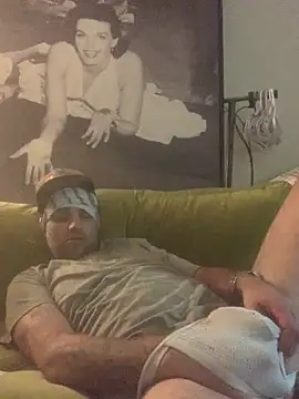 Hothotboyg online show from 04-17-26, 11:35