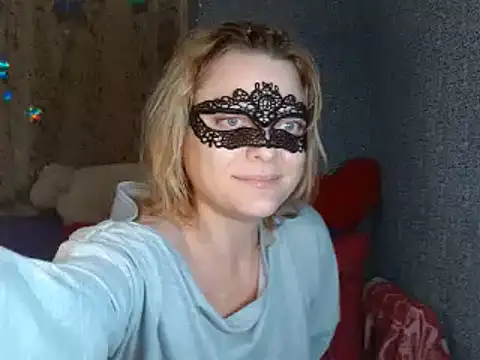 Miss Nona online show from 10-28-25, 06:54