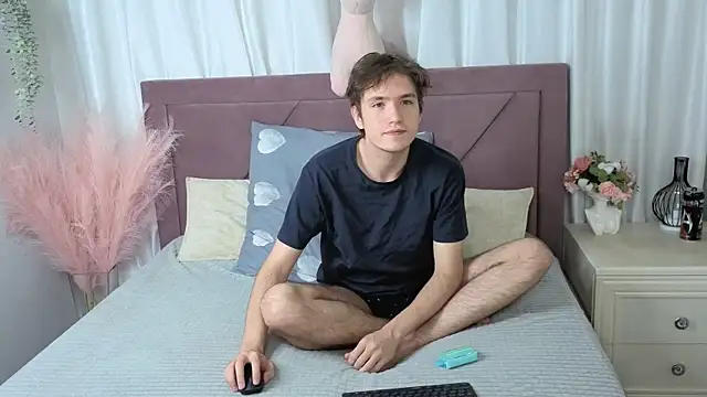 Snapshot of Ethan_Rivers chatting on 10-01-25, 08:59 Ethan Rivers online show from 10-01-25, 08:59