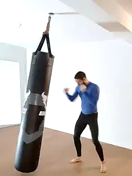 Snapshot of EyesNeverLies chatting on 10-05-25, 07:34 EyesNeverLies online show from 10-05-25, 07:34