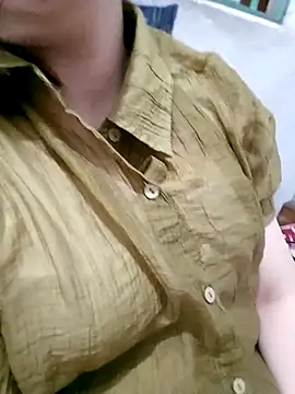 Snapshot of Dam-Lissa chatting on 10-19-25, 12:55 Dam-Lissa online show from 10-19-25, 12:55