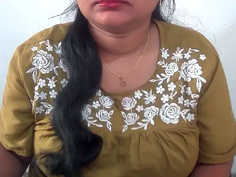 Saniya K online show from 11-16-25, 01:33