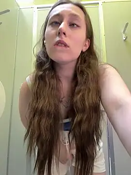 Snapshot of FroggyAnna chatting on 06-11-26, 05:00 FroggyAnna online show from 06-11-26, 05:00