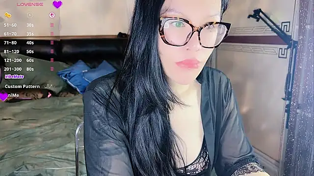 Snapshot of lingzi9333 chatting on 11-02-25, 01:46 lingzi9333 online show from 11-02-25, 01:46