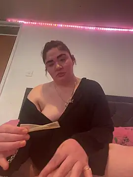 Imogenbabyyy online show from 04-11-26, 01:59