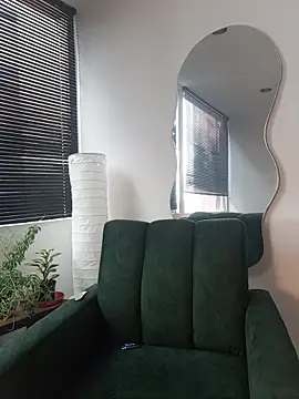 a Malgosia mako online show from 12-01-25, 05:07