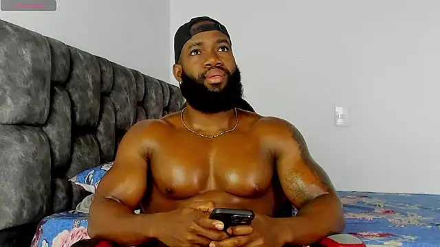 Snapshot of james_musclebbc chatting on 09-10-25, 12:38 james musclebbc online show from 09-10-25, 12:38