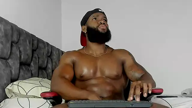 Snapshot of james_musclebbc chatting on 09-16-25, 01:45 james musclebbc online show from 09-16-25, 01:45