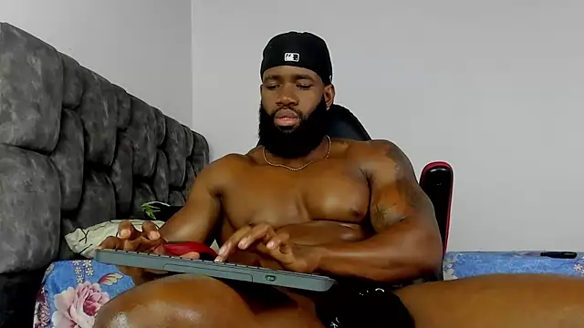 Snapshot of james_musclebbc chatting on 09-20-25, 03:29 james musclebbc online show from 09-20-25, 03:29