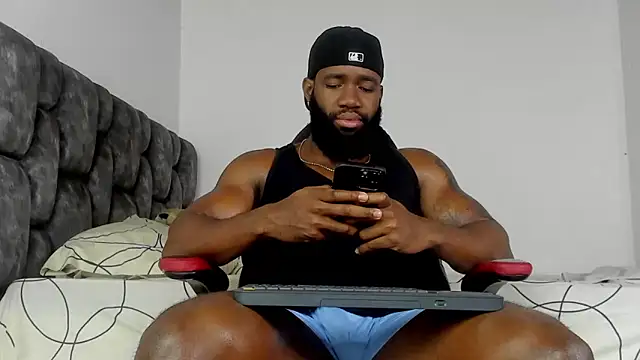 Snapshot of james_musclebbc chatting on 10-01-25, 12:11 james musclebbc online show from 10-01-25, 12:11