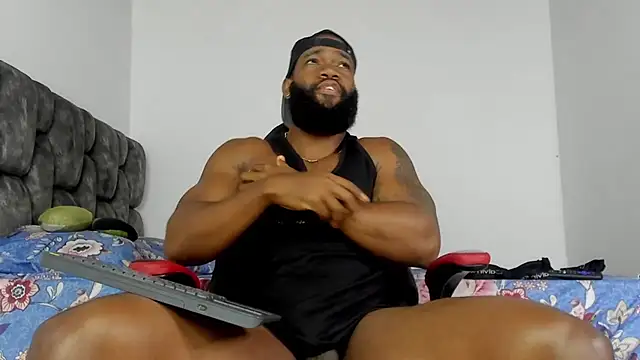 Snapshot of james_musclebbc chatting on 10-15-25, 02:06 james musclebbc online show from 10-15-25, 02:06