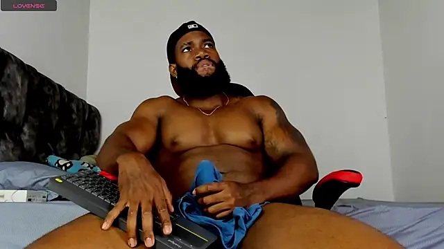 Snapshot of james_musclebbc chatting on 05-16-26, 12:18 james musclebbc online show from 05-16-26, 12:18