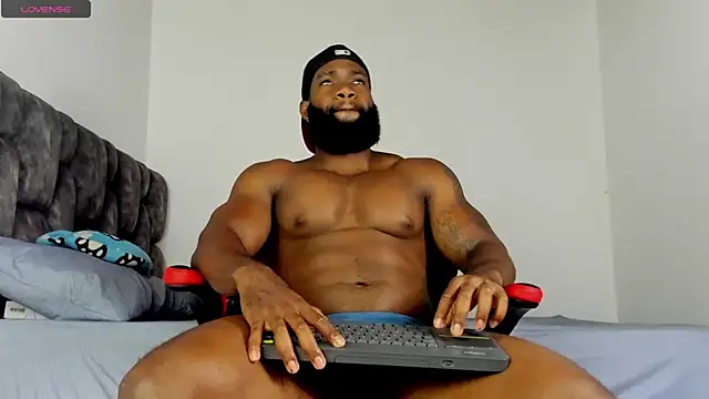Snapshot of james_musclebbc chatting on 05-20-26, 10:10 james musclebbc online show from 05-20-26, 10:10