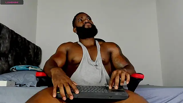 Snapshot of james_musclebbc chatting on 06-02-26, 12:18 james musclebbc online show from 06-02-26, 12:18